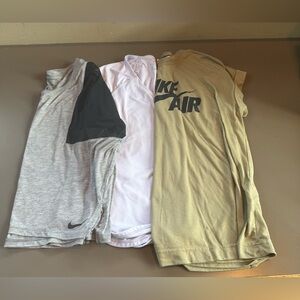 3 Women’s Nike Tops Bundle